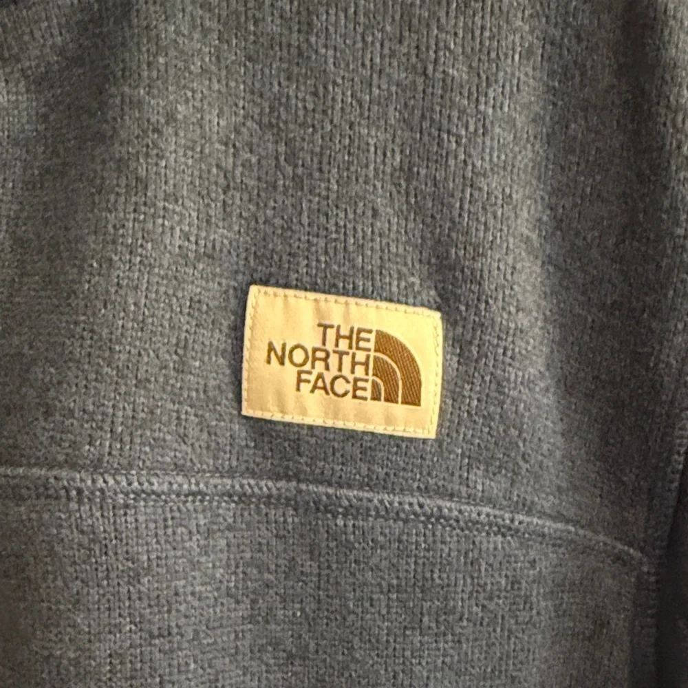 Men’s  mEDIUM The North Face Navy Fleece 1/2 zip Jacket with hood